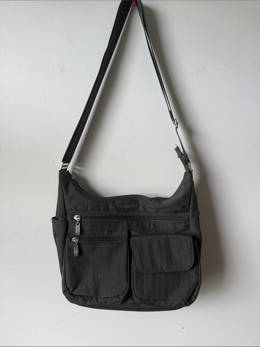 Baggallini Black Lightweight Crossbody Messenger Bag NWT